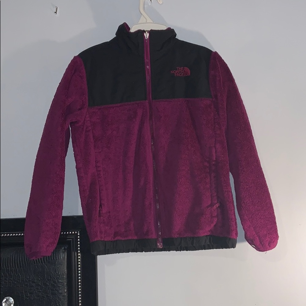burgundy north face .